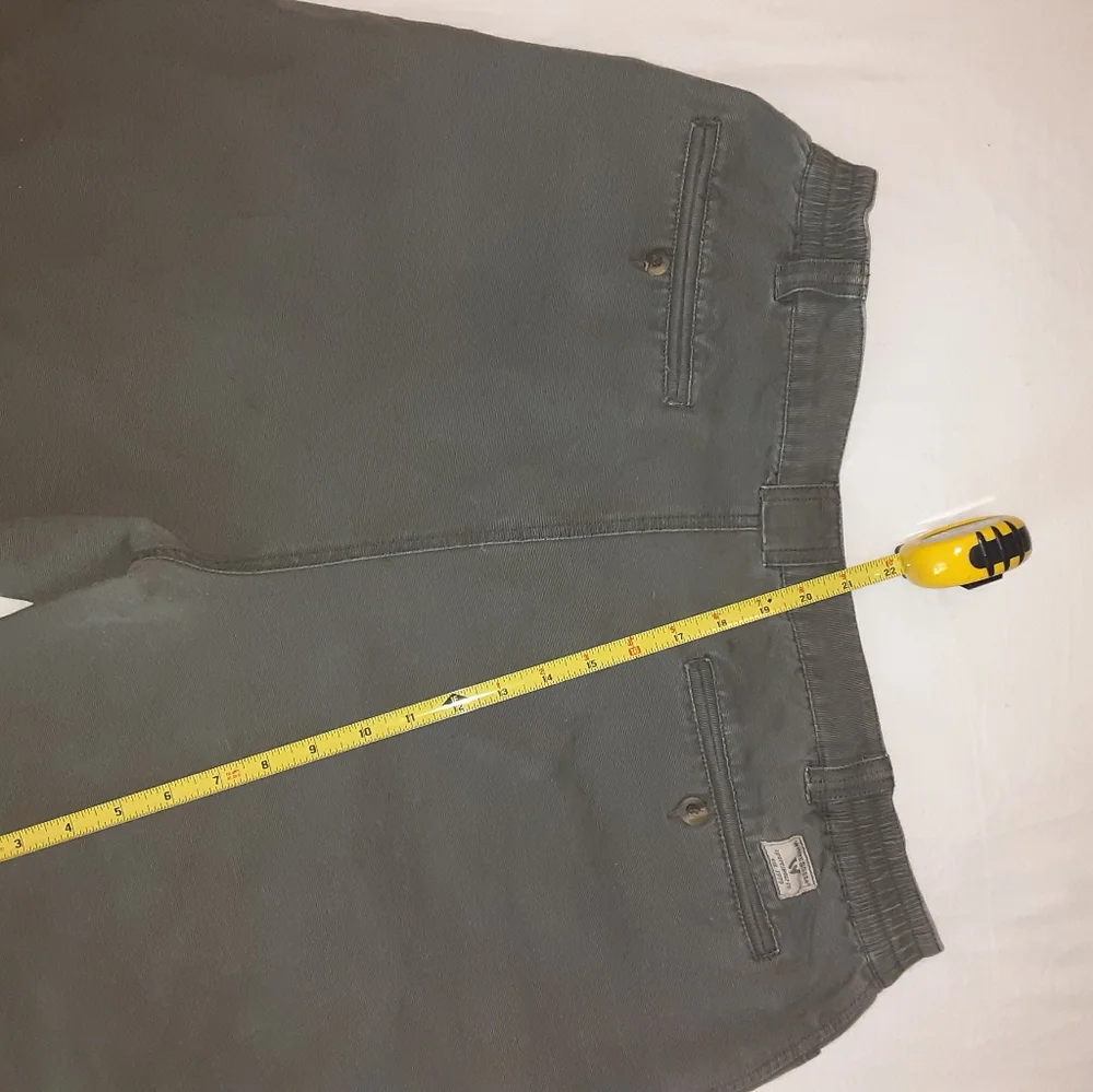 Cargo Shorts 38 waist - Picture 5 of 9